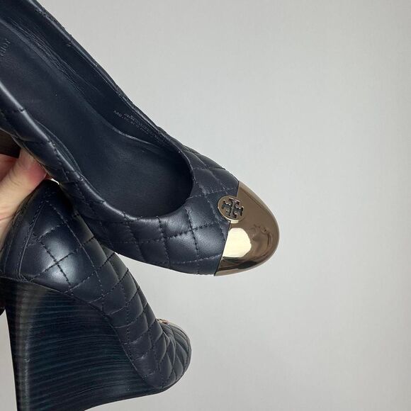 Tory Burch Blue Navy Leather Wedge Sandals with Gold Details Made in Brazil - Picture 7 of 8